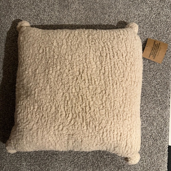 Sherpa throw pillow - Picture 1 of 2